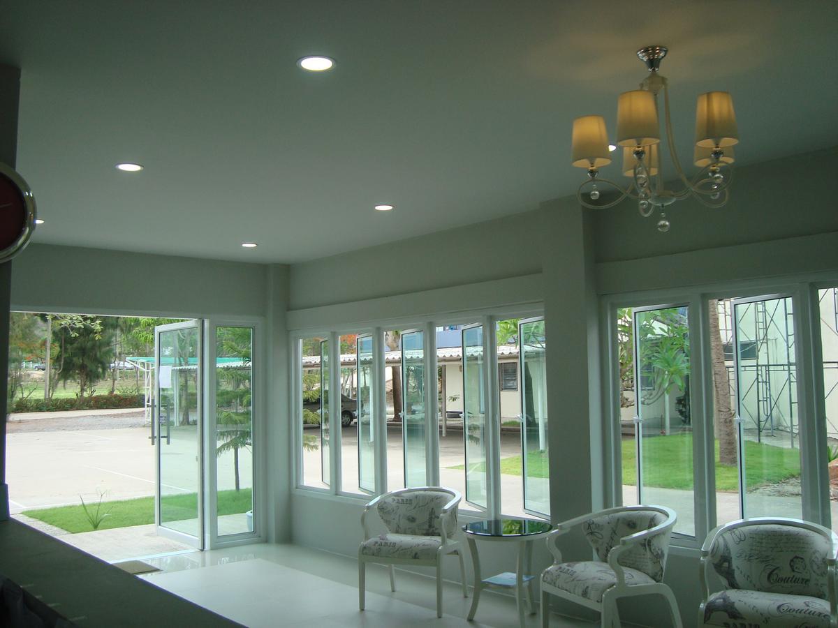 Addera Residence HHQ Exterior photo